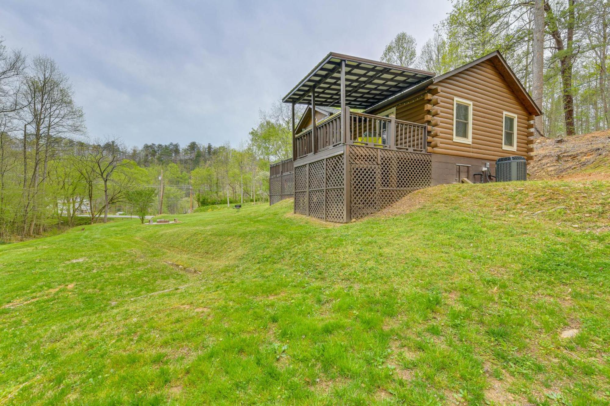 Smoky Mountain Cozy Cove Cabin Deck And Fire Pit! Cosby Exterior foto